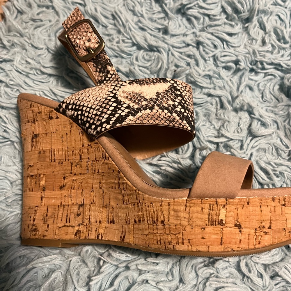 Wedge sandals size 9